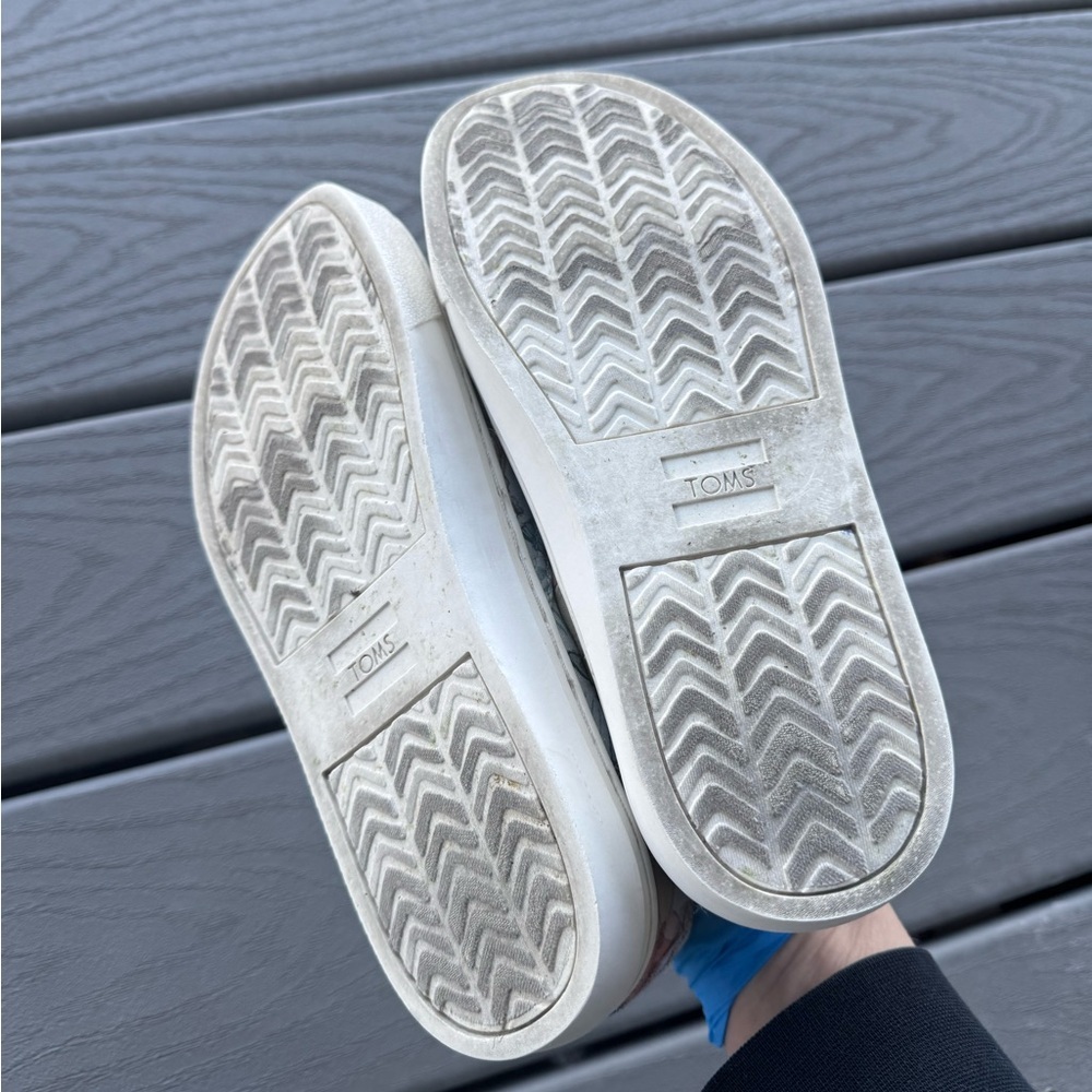 TOMS x Disney Princess Slip On Sneakers Women’s Size 4 Cinderella - Picture 6 of 8